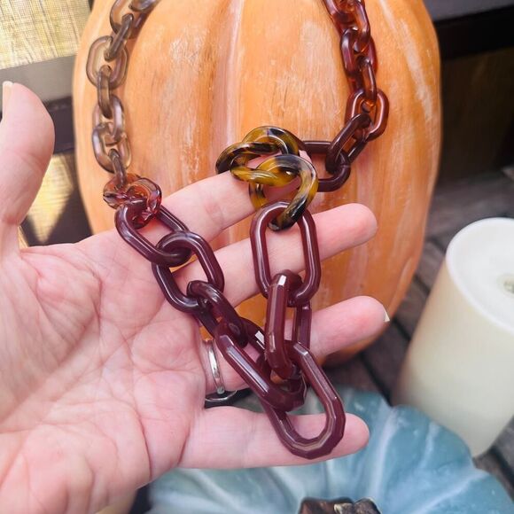 Banana Republic Multi-Tone Lucite Chain-Link Statement Necklace - Picture 6 of 9